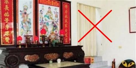 神桌旁邊可以放沙發嗎|【神明桌 擺放位置】秒懂神明桌擺放位置！6大禁忌必知，擺錯恐。